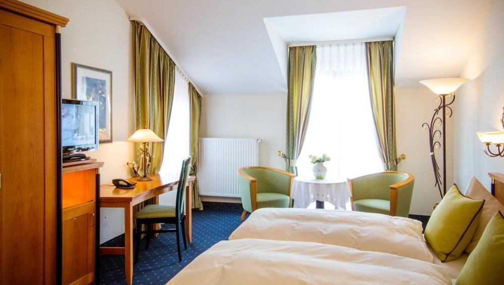 Landhotel Schneider Riedenburg Exterior photo